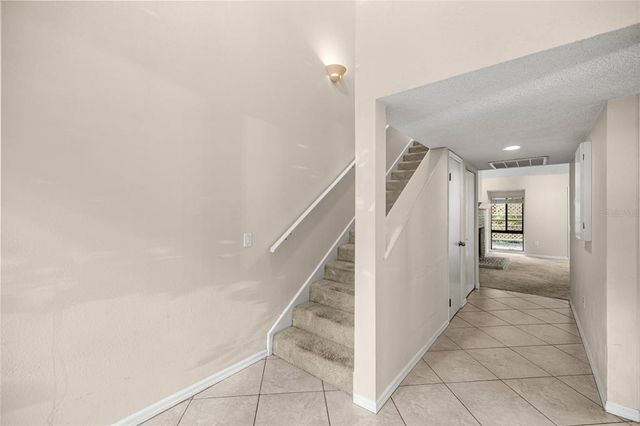 1621 NE 2ND STREET 201, Ocala, FL 34470