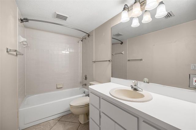 1621 NE 2ND STREET 201, Ocala, FL 34470