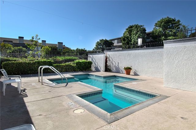 220 Nice Lane 215, Newport Beach, CA 92663
