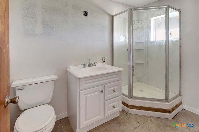 705 W Jefferson Avenue, Port O'connor, TX 77982