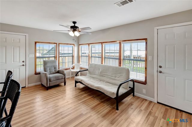 705 W Jefferson Avenue, Port O'connor, TX 77982