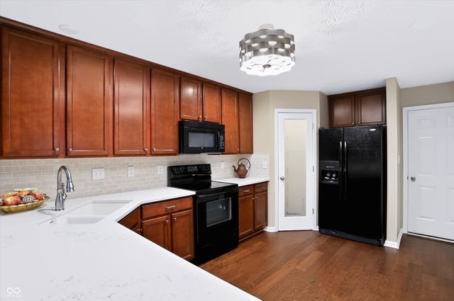 16780 Loch Circle, Noblesville, IN 46060
