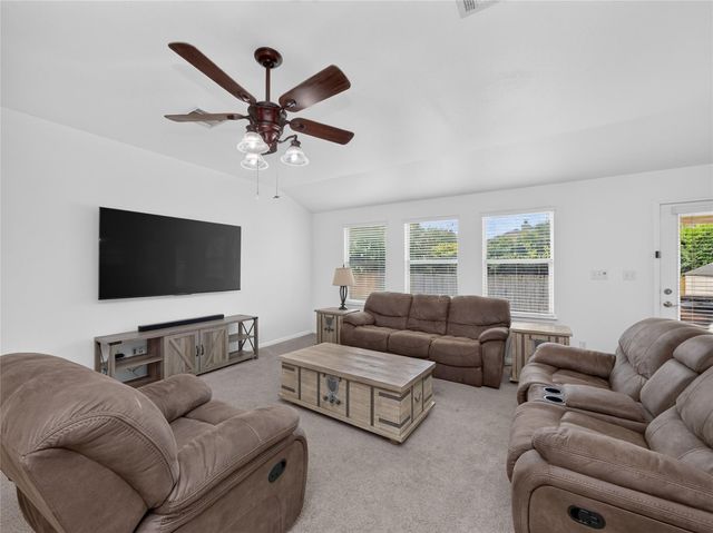 7818 Squirrel Hollow DR, Georgetown, TX 78628