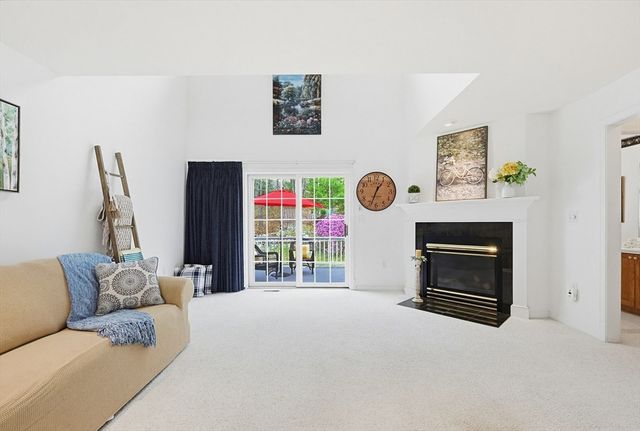 8 Aspen Way 8, Franklin, MA 02038