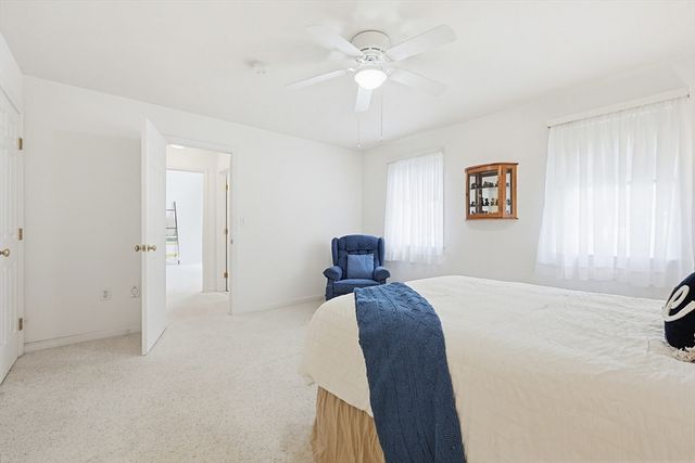 8 Aspen Way 8, Franklin, MA 02038