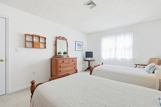 8 Aspen Way 8, Franklin, MA 02038