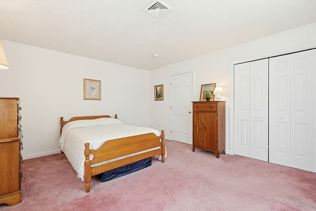 8 Aspen Way 8, Franklin, MA 02038