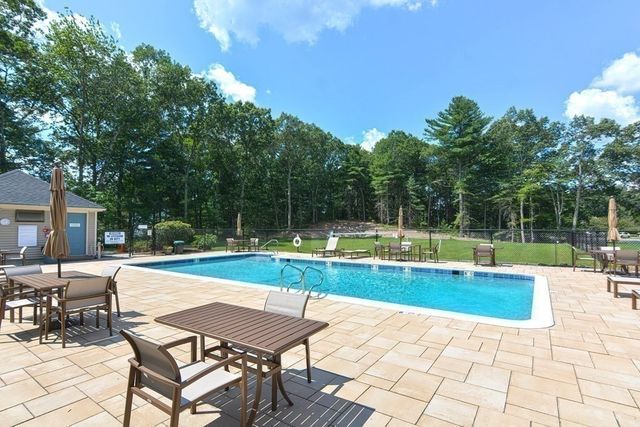 8 Aspen Way 8, Franklin, MA 02038