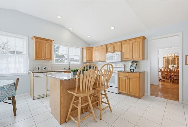 8 Aspen Way 8, Franklin, MA 02038