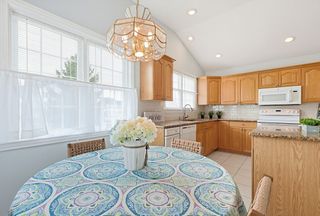 8 Aspen Way 8, Franklin, MA 02038