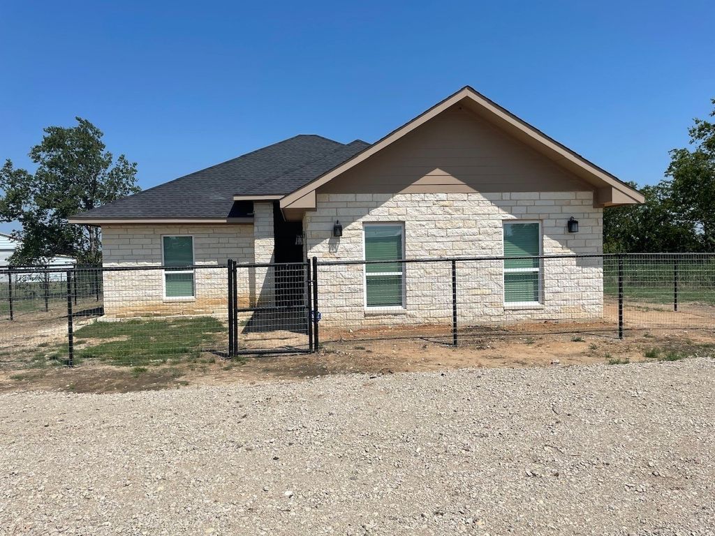 18636 Doubletree Drive, Justin, TX 76247 — exterior