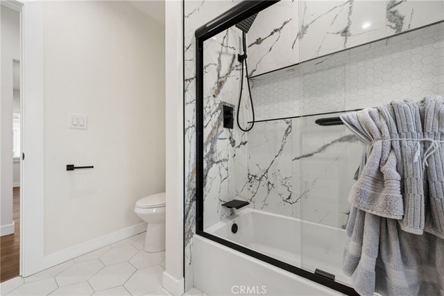 1550 w 70th St, Los Angeles, CA 90047