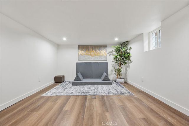 1550 w 70th St, Los Angeles, CA 90047