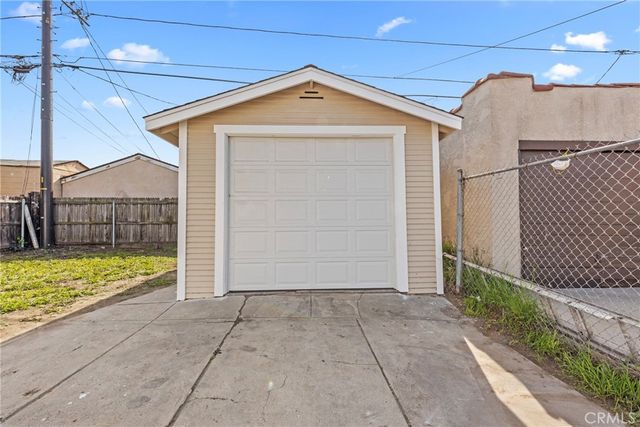 1550 w 70th St, Los Angeles, CA 90047