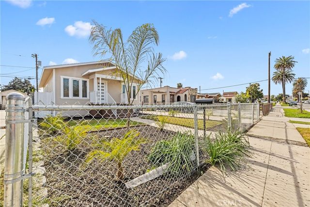 1550 w 70th St, Los Angeles, CA 90047