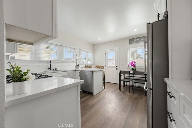 1550 w 70th St, Los Angeles, CA 90047