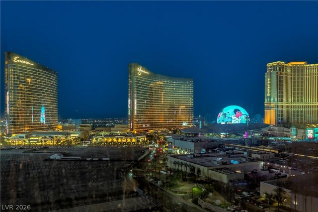 2000 Fashion Show Drive 2207, Las Vegas, NV 89109