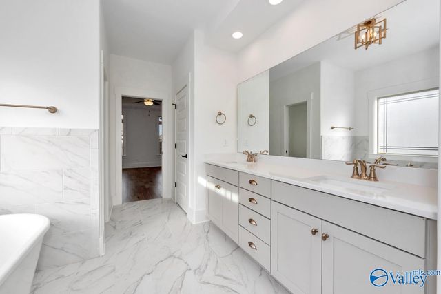 13847 Goff Drive, Athens, AL 35611