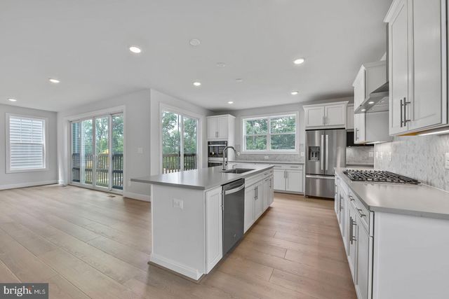 42010 NIGHT NURSE CIR, Ashburn, VA 20148