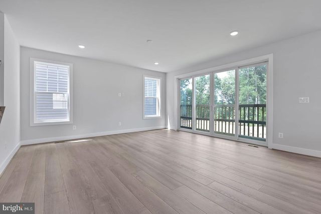 42010 NIGHT NURSE CIR, Ashburn, VA 20148