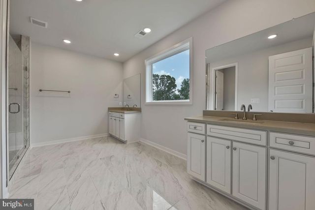 42010 NIGHT NURSE CIR, Ashburn, VA 20148