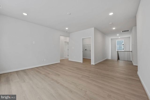 42010 NIGHT NURSE CIR, Ashburn, VA 20148
