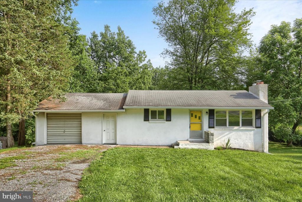 650 SINGER LN, Dauphin, PA 17018