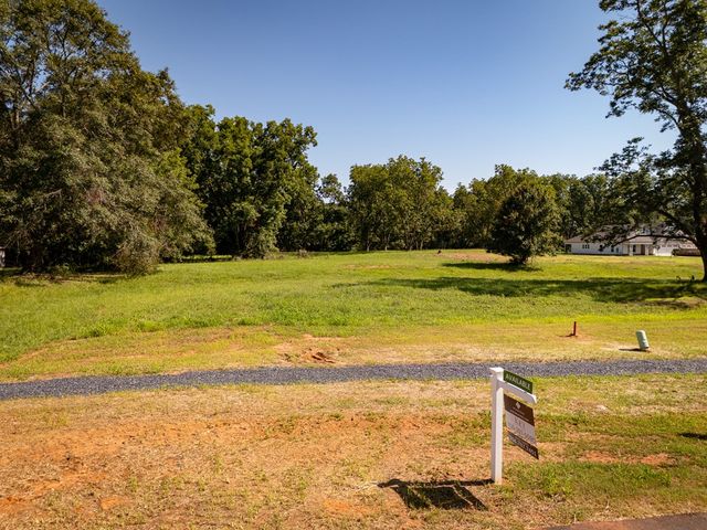 101 Chinaberry Street, Pine Mountain, GA 31822