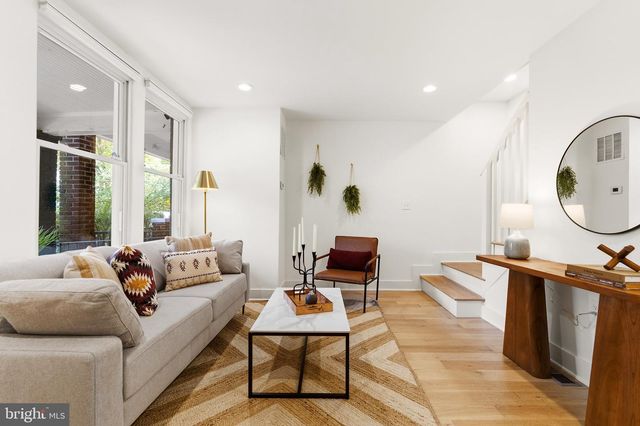 1711 LANG PL NE, Washington, DC 20002