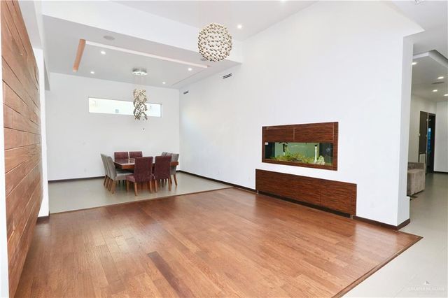 302 Grovewood Avenue, Mission, TX 78572