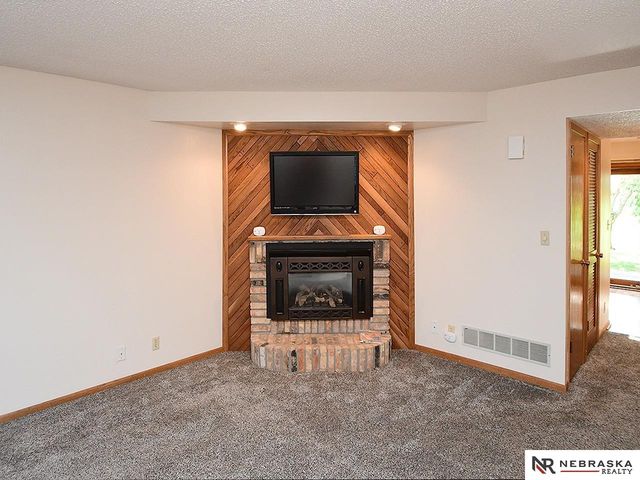 2905 Londonshire Court, Lincoln, NE 68516