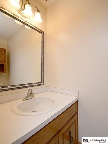 2905 Londonshire Court, Lincoln, NE 68516