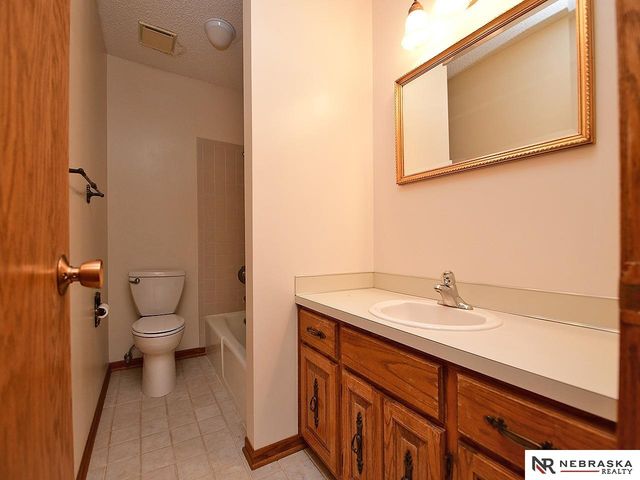 2905 Londonshire Court, Lincoln, NE 68516