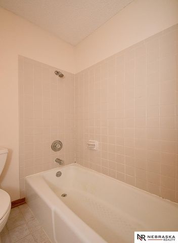 2905 Londonshire Court, Lincoln, NE 68516