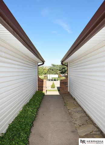 2905 Londonshire Court, Lincoln, NE 68516