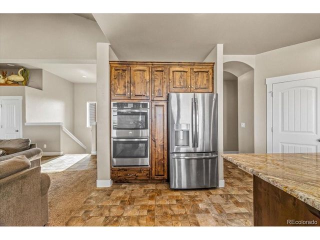 45425 Wolf Creek Dr, Bennett, CO 80102