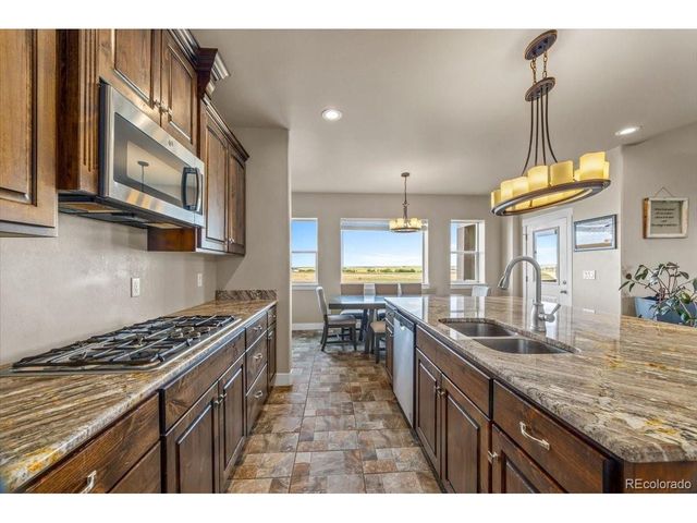 45425 Wolf Creek Dr, Bennett, CO 80102