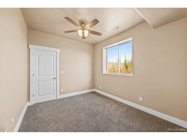 45425 Wolf Creek Dr, Bennett, CO 80102
