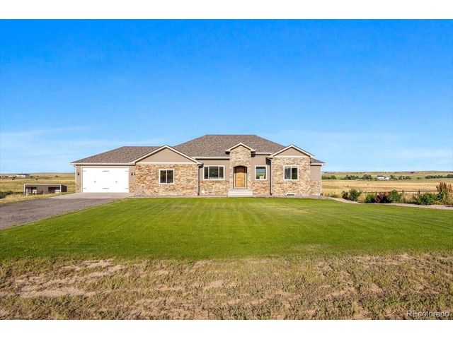 45425 Wolf Creek Dr, Bennett, CO 80102