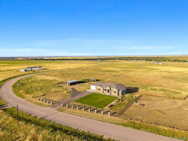 45425 Wolf Creek Dr, Bennett, CO 80102