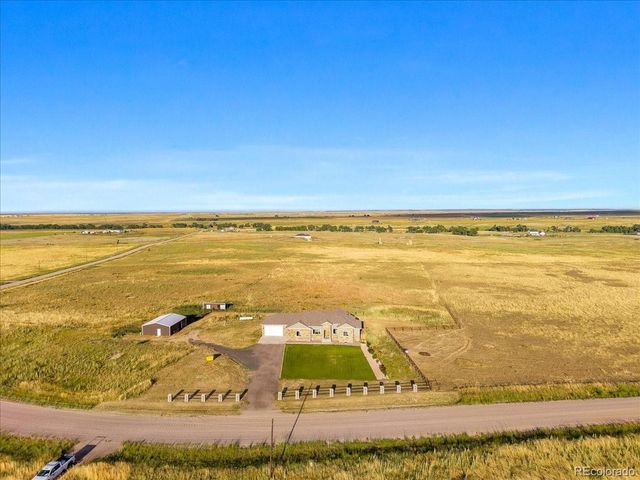 45425 Wolf Creek Dr, Bennett, CO 80102