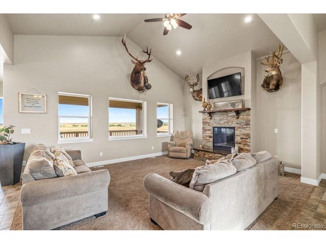 45425 Wolf Creek Dr, Bennett, CO 80102