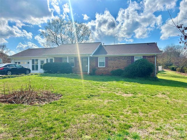 357 Pruitt Houser Street, Lincolnton, NC 28092