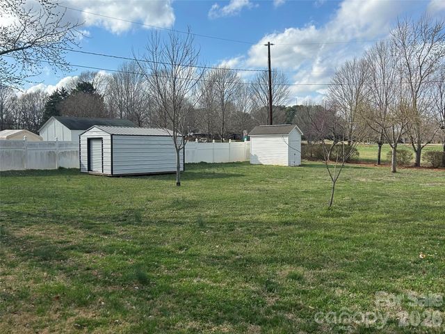 357 Pruitt Houser Street, Lincolnton, NC 28092