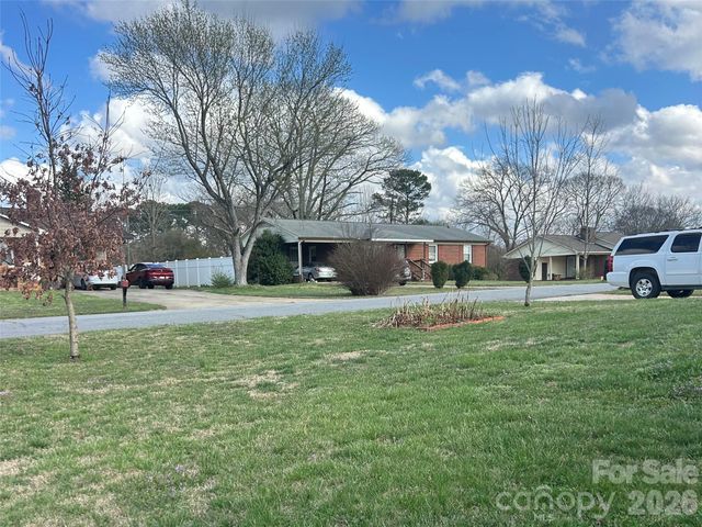 357 Pruitt Houser Street, Lincolnton, NC 28092