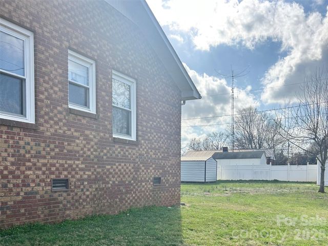 357 Pruitt Houser Street, Lincolnton, NC 28092