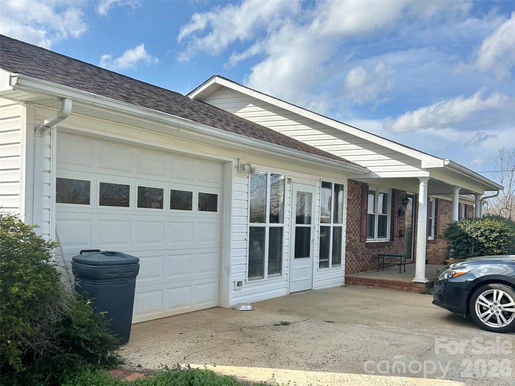 357 Pruitt Houser Street, Lincolnton, NC 28092