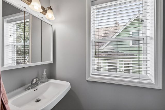 1109 Lawson Avenue E, Saint Paul, MN 55106