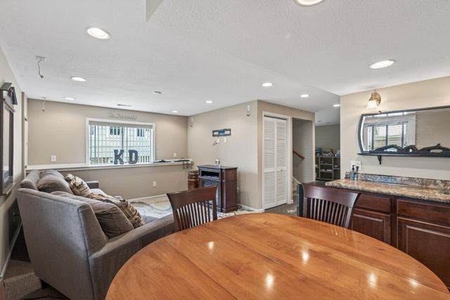 1109 Lawson Avenue E, Saint Paul, MN 55106