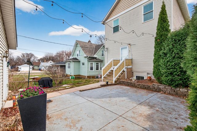 1109 Lawson Avenue E, Saint Paul, MN 55106